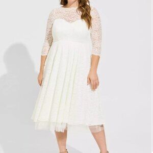 Plus Size Torrid Ivory Lace Tea-Length Wedding Dress Size 24 and Size 18